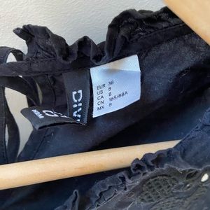 H&M divided floral black blouse cropped!